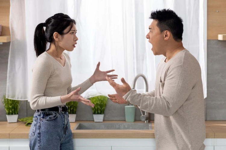 Không còn muốn "thân mật", tôi bị chồng nghi ngờ ngoại tình