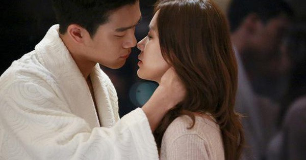 Cho chồng đi họp lớp cũ qua đêm tối vợ chết lặng vì nhận ra một chuyện
