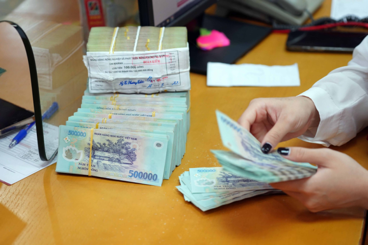 Có 1 tỷ nên gửi tiết kiệm lấy lãi hay đóng bảo hiểm xã hội lấy lương hưu?
