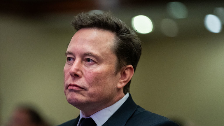 Tỷ phú Elon Musk gọi Thủ tướng Anh là 'ác quỷ' :devilish: