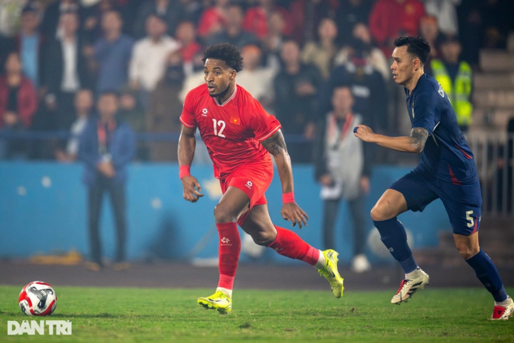 Xuân Son bỏ xa Supachok ở cuộc bầu chọn tiền đạo hay nhất AFF Cup trong chưa đầy 1 ngày