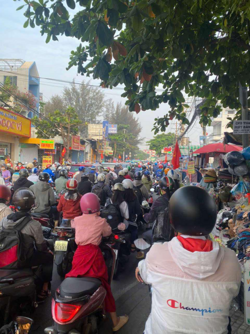 Kẹt xe kéo dài khi tăng phạt vi phạm là vì sao?