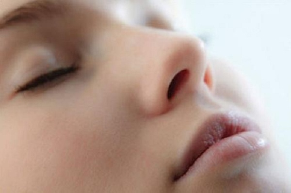 Tướng phụ nữ mũi nhòm mồm là thế nào? tốt hay xấu?
