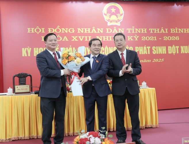 Bí thư Tỉnh ủy Thái Bình Nguyễn Khắc Thận được phê chuẩn miễn nhiệm chức Chủ tịch UBND tỉnh