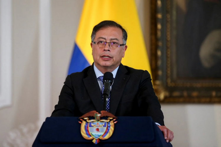Colombia điều chuyên cơ tổng thống đón người di cư bị ông Trump trục xuất