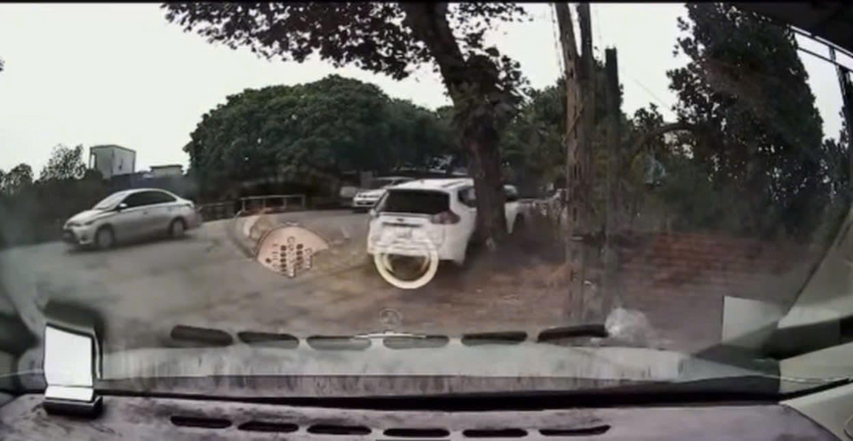 Camera ghi lại khoảnh khắc vụ tai nạn thương tâm tại Nam Định 👇👇