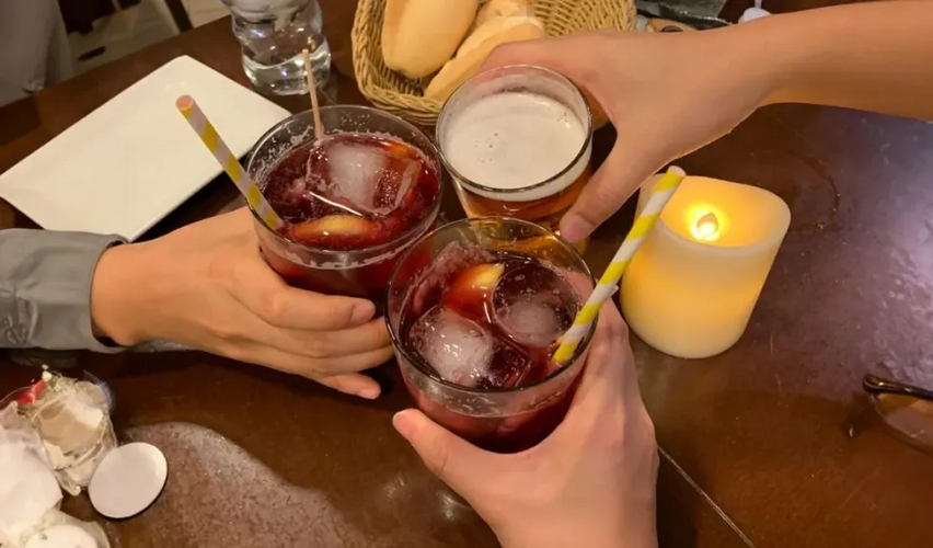 Chú ý trong những buổi tụ tập Tết Nguyên đán, đừng pha trộn hai loại đồ uống này!