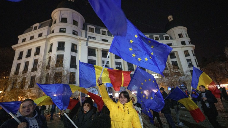 Lãnh đạo châu Âu đồng loạt lên tiếng sát cánh cùng Ukraine trước nguy cơ bị đá khỏi bàn đàm phán