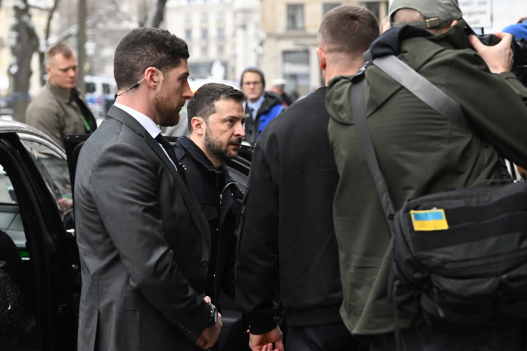 Liệu ông Zelensky có thể từ chối Hoa Kỳ về đất hiếm mãi không?