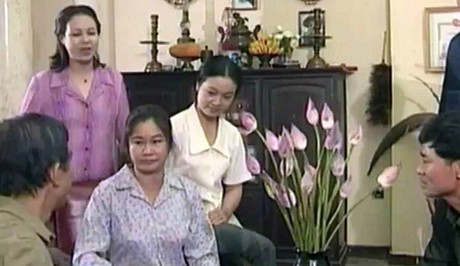 Mùa lá rụng trong vườn - bi kịch gia đình bao nhiêu năm vẫn không cũ