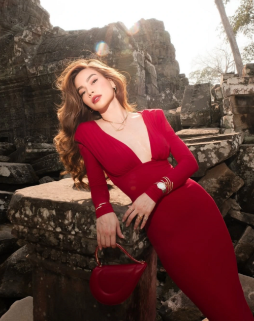 Hà Hồ "gái 3 con" nhìn tây chả kém gì sao thế giới