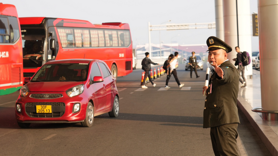 Bàn giao nhiệm vụ an ninh hàng không sang Bộ Công an: Bộ GTVT đóng vai trò gì?