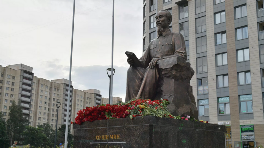 Saint-Peterburg vừa đặt tên Quảng trường Hồ Chí Minh