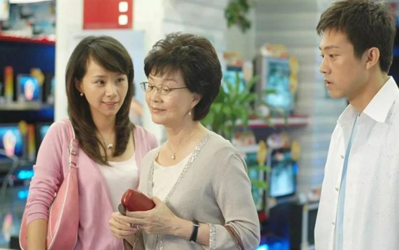 Sau 3 tháng chăm cháu, mẹ chồng đòi tiền lương khiến tôi sốc nặng