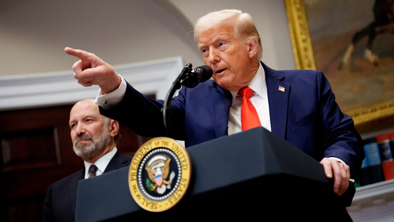 Tổng thống Trump đã gọi điện tha thiết yêu cầu Putin một điều!