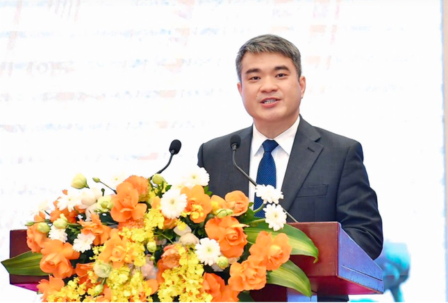 Tân Thứ trưởng Bộ Tư pháp trẻ quá!