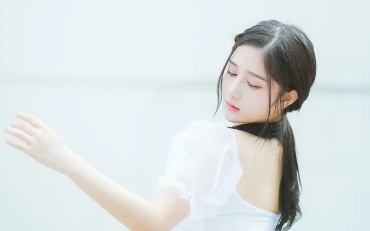Khi phụ nữ muốn buông bỏ tình cảm, họ có ba dấu hiệu rõ ràng này
