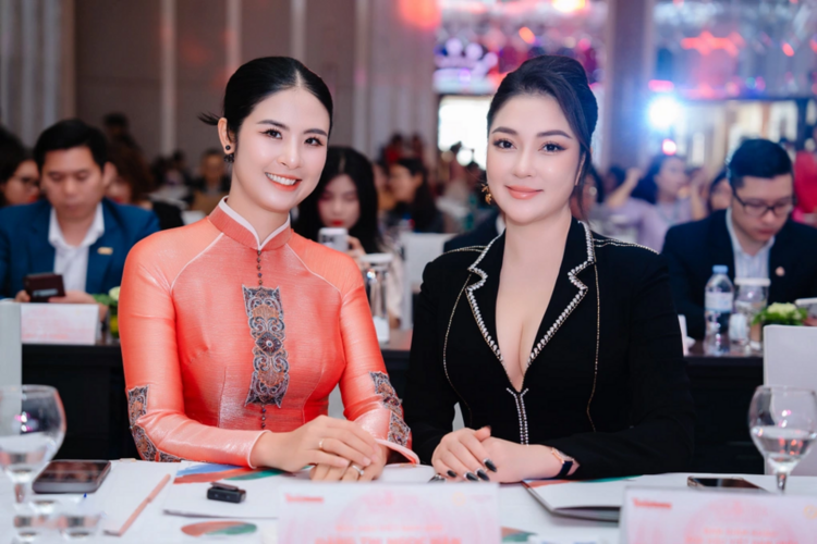 Hoa hậu Nguyễn Thị Huyền lần đầu kể chuyện làm mẹ 3 con