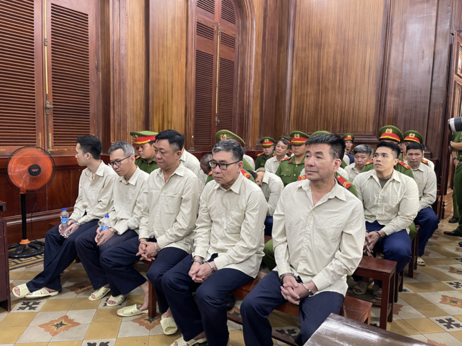 Cựu giám đốc Sở nhất quyết cãi mình nhận hối lộ 20 lần, chỉ 17 lần thôi!
