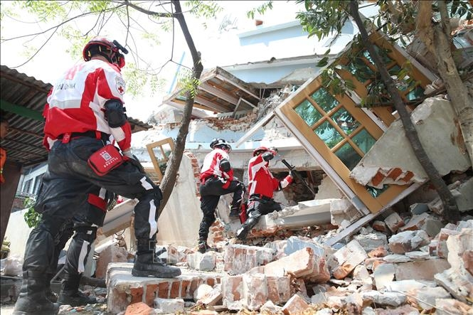 Động đất Myanmar: Hơn 2.700 người chết, cứu hộ gặp nhiều khó khăn
