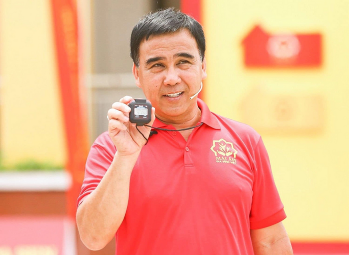 Tập đoàn Hoa Sen thu thập chứng cứ về MC Quyền Linh, 'sẽ khởi kiện nếu thấy cần thiết'
