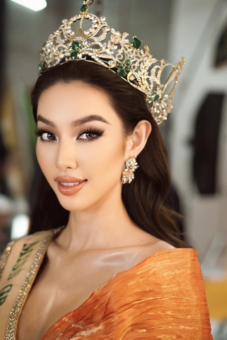 Vì sao Dior bất ngờ hiển thị lại ảnh Hoa hậu Thuỳ Tiên dù “dính” vụ kẹo rau củ?