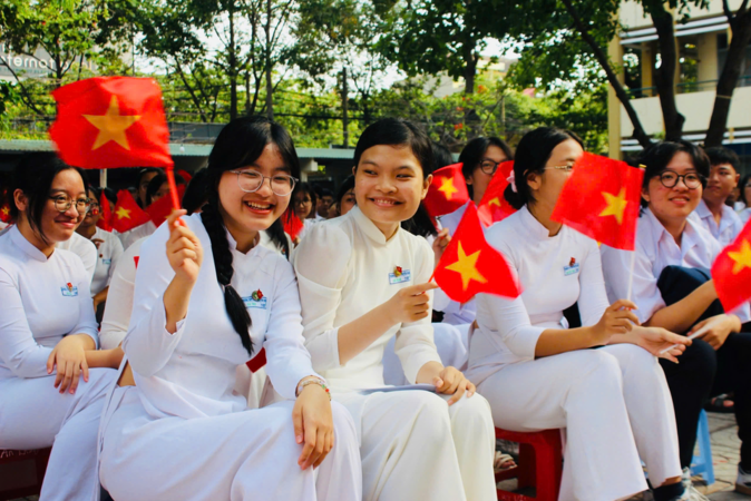 Viết tiếp câu chuyện hòa bình cho muôn đời sau