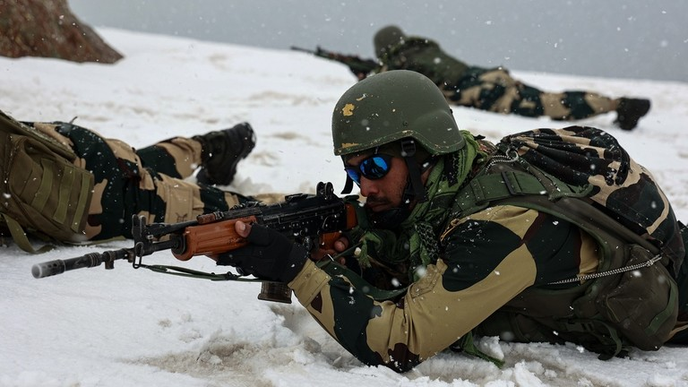 Nga kêu gọi Ấn Độ và Pakistan kiềm chế
