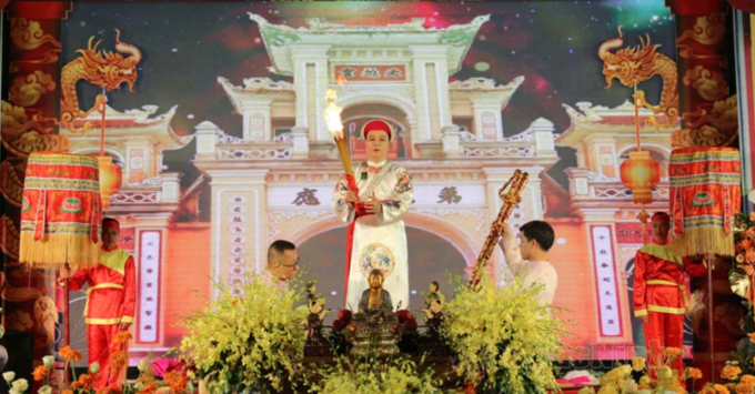 Tại sao hoạt động diễn xướng hầu đồng ở Bắc Ninh bị "tuýt còi"?