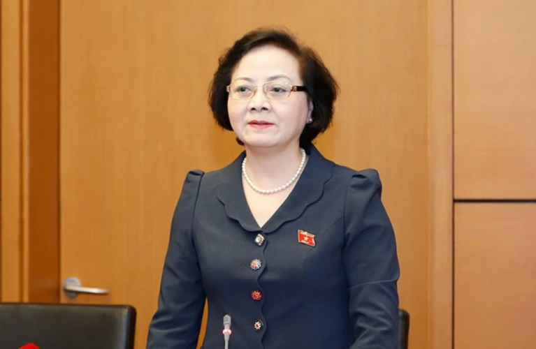 Bộ trưởng Nội vụ: Xem xét tăng lương vào năm 2026