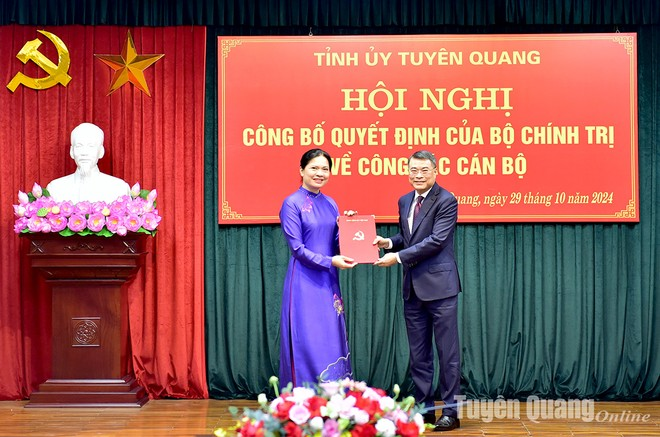 Chủ tịch Hội Liên hiệp Phụ nữ Việt Nam Hà Thị Nga làm Bí thư Tỉnh ủy Tuyên Quang