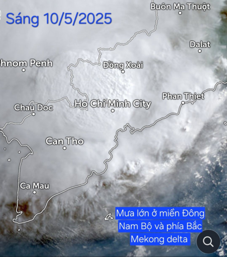 Sáng nay TPHCM mưa lớn, mưa như trên trời có bao nhiêu nước đổ xuống hết vậy