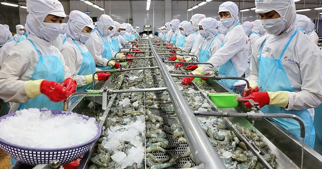 Tăng giá điện: Người dân lo áp lực, doanh nghiệp sợ ‘đu’ phí