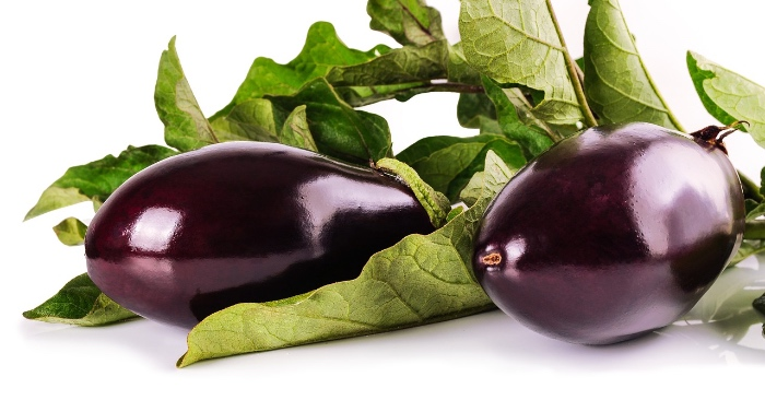 Cà tím vì sao luôn ăn cùng gừng, lá lốt? Những ai không nên ăn cà tím?