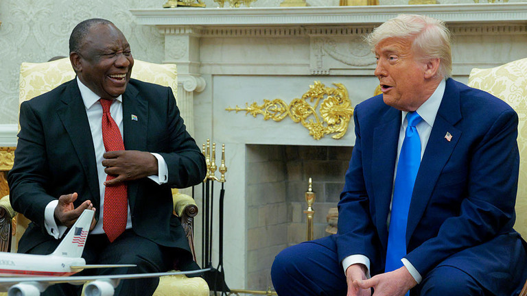 Trump: Zelensky đang làm 'cái quái gì' ở Nam Phi?