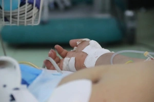 Hai bệnh truyền nhiễm nguy hiểm cùng "leo thang" tại TP HCM