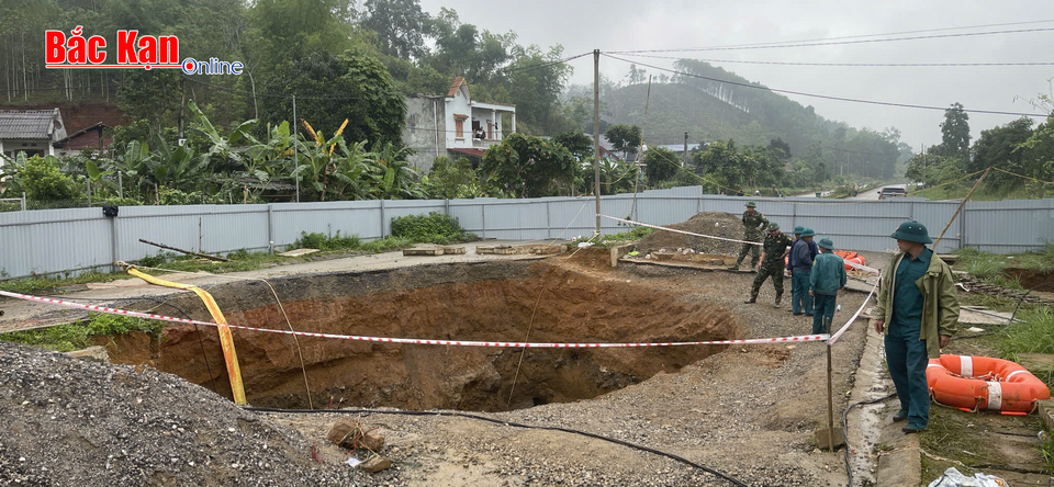 Tình hình tìm kiếm nạn nhân rơi xuống hố sụt ở Bắc Kạn mới nhất