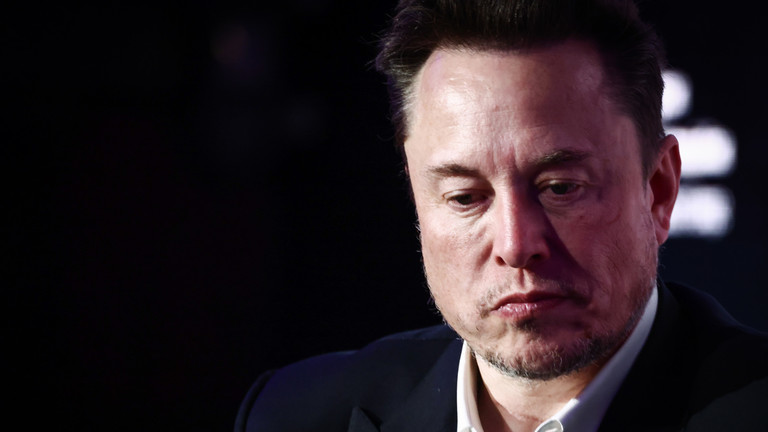 Hiếm hoi: Tỷ phú Elon Musk bày tỏ thái độ chỉ trích chính sách của Trump