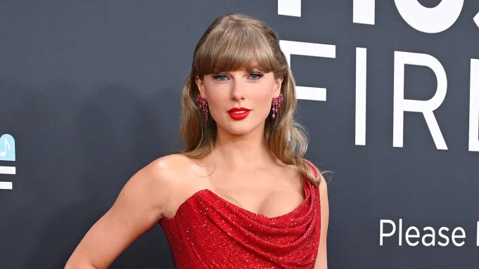 Taylor Swift mua lại kho tàng âm nhạc của chính mình: Chúng ta đã đên đây như thế nào