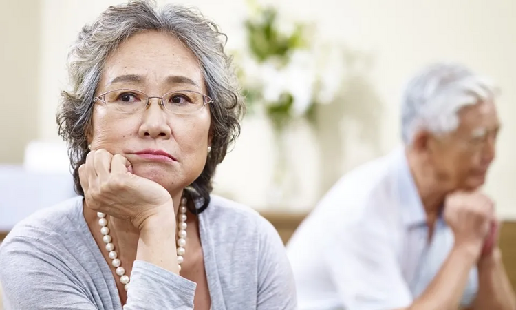 Cụ 98 chê vợ 85 thiếu tham vọng, không có chí tiến thủ, quyết ly hôn gây tranh cãi