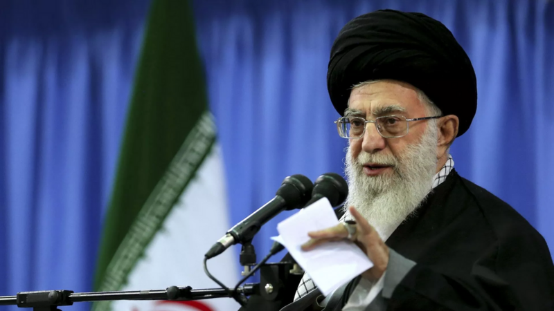 Lãnh tụ tối cao Iran đe dọa Mỹ sẽ phải chịu tổn thất không thể khắc phục