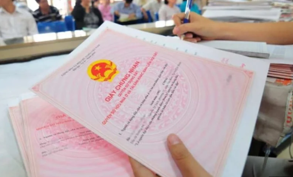 Sang tên sổ đỏ thừa kế bị đòi giấy kết hôn của họ hàng... 4 đời!