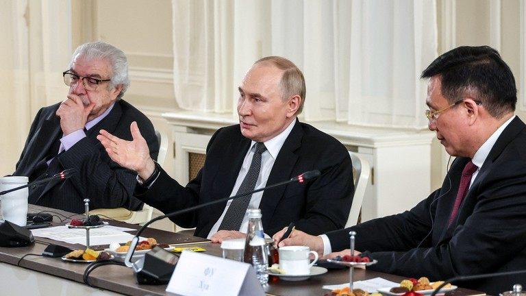 Putin tiết lộ những cạm bẫy của cuộc gặp tiềm năng với Zelensky