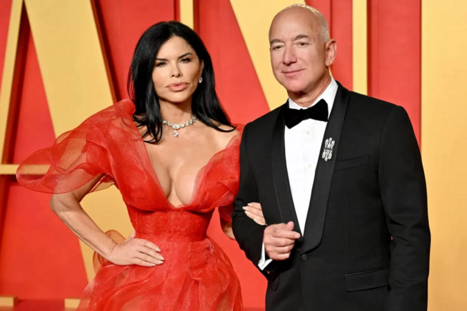 Thuyền tình tỷ phú Bezos cập bến Venice, người dân thì muốn... chèo ngược, phản đối dữ dội!