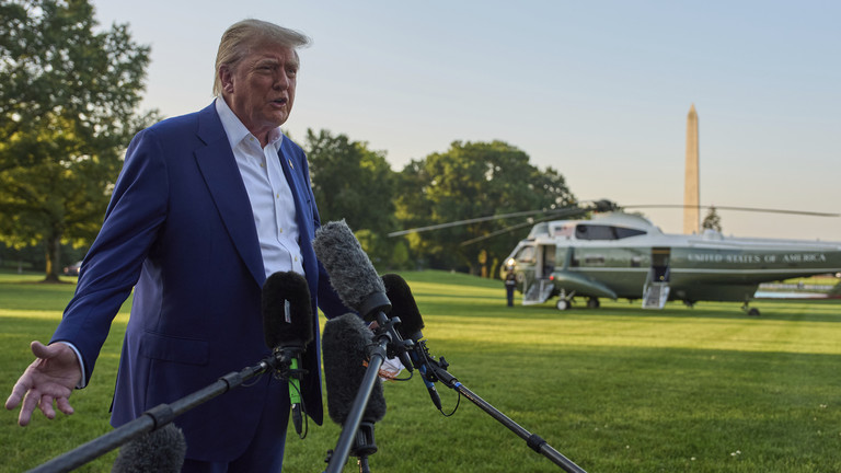 Bị Trump thả quả bom "F", Iran và Israel sướng trợn mắt nhá