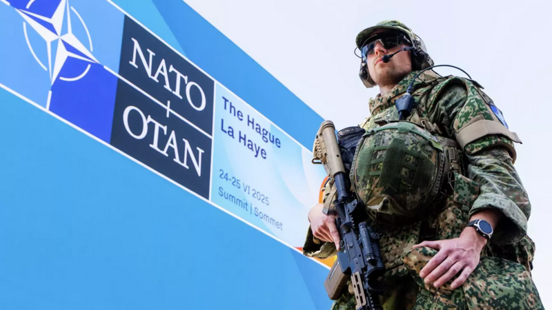 NATO giảm nhẹ giọng điệu đối với Nga trong tuyên bố chung, nhờ sự có mặt của Trump