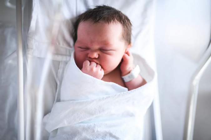 Anh quốc tính xét nghiệm DNA cho tất cả trẻ sơ sinh. Để làm gì?