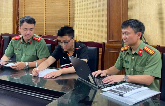 Công an khởi tố vụ làm lộ đề thi tốt nghiệp 2025, thí sinh sử dụng AI để giải đề trong giờ làm bài