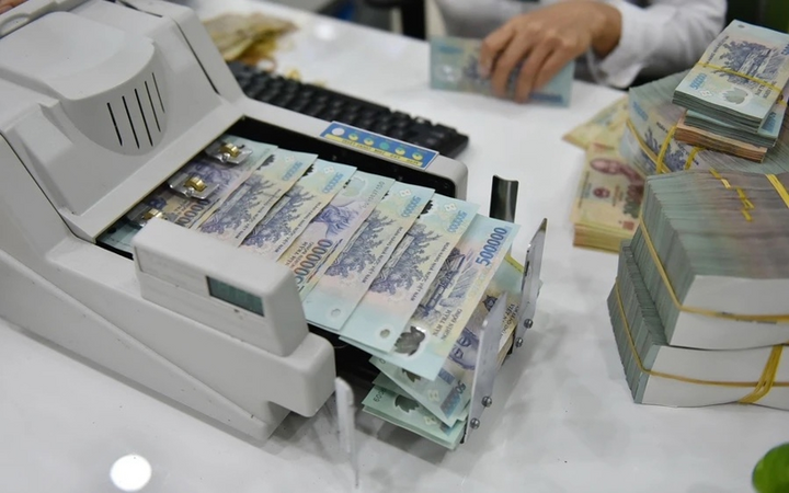 Tiền gửi vẫn ùn ùn, vì sao Ngân hàng Nhà nước lại vừa mới bơm tiền?