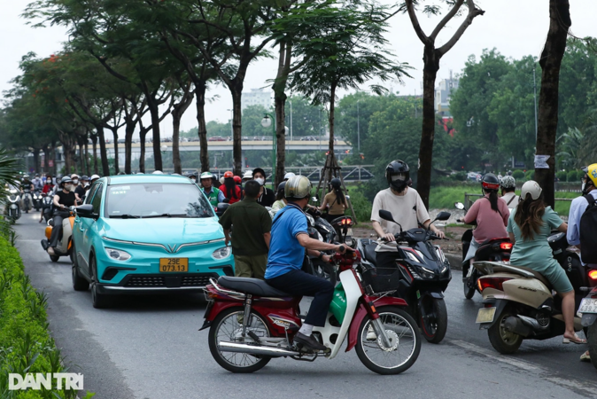 Hà Nội lập tổ liên ngành để chuyển đổi sang xe điện, xây dựng trạm sạc